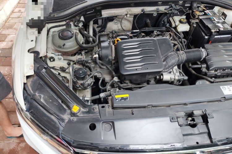 Used Volkswagen Bora 2020 1.5L Automatic Elite Version Engine Bay Right