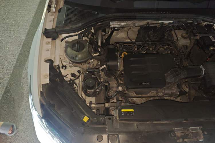 Used Volkswagen Bora 2020 1.5L Automatic Elite Version Engine Bay Right