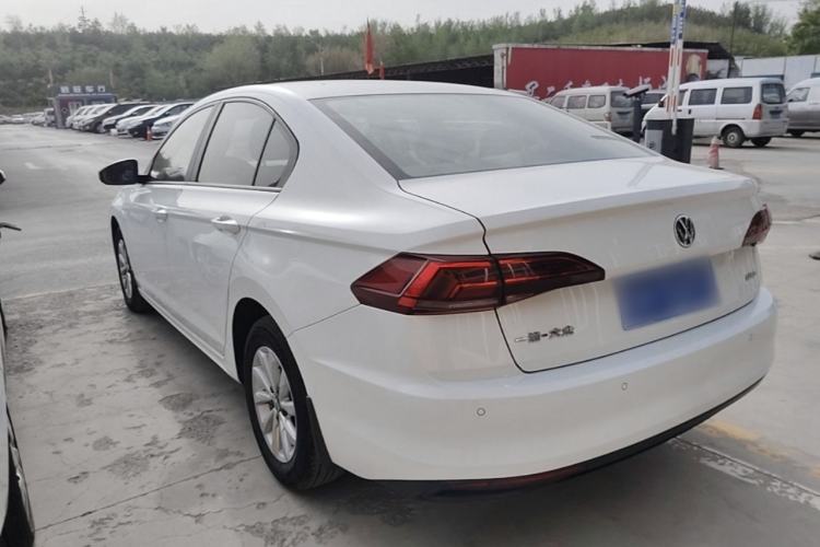 Used Volkswagen Bora 2020 1.5L Automatic Fashion Edition Exterior 2