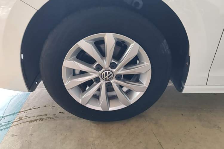 Used Volkswagen Bora 2020 1.5L Automatic Fashion Edition Exterior 4