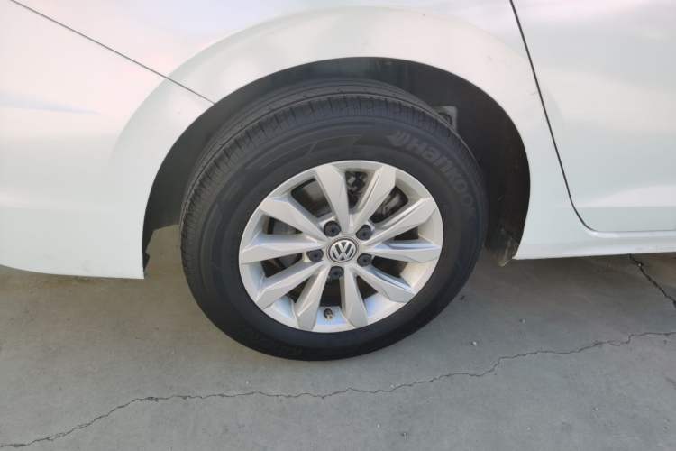 Used Volkswagen Bora 2020 1.5L Automatic Fashion Edition Exterior 5
