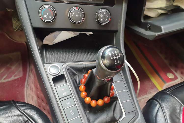 Used Volkswagen Bora 2020 1.5L Manual Fashion Edition Gear Lever