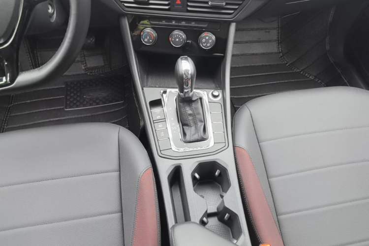 Used Volkswagen Bora 2020 1.5L Automatic Comfort Model Gear Lever