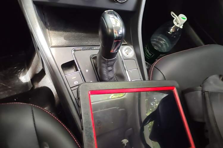 Used Volkswagen Bora 2020 1.5L Automatic Fashion Edition Gear Lever