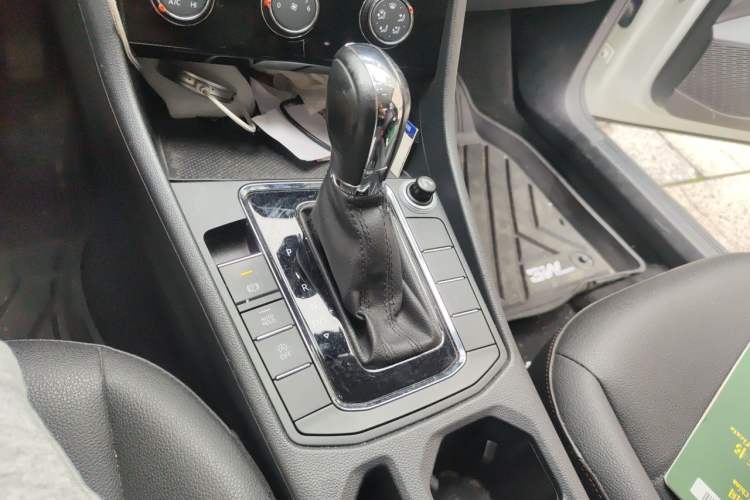Used Volkswagen Bora 2020 1.5L Automatic Comfort Model Gear Lever