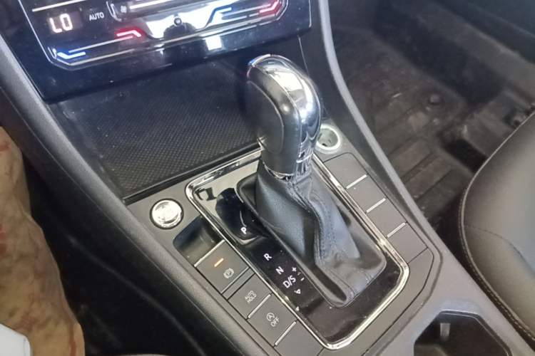 Used Volkswagen Bora 2020 1.5L Automatic Elite Version Gear Lever