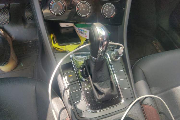 Used Volkswagen Bora 2020 1.5L Automatic Comfort Model Gear Lever