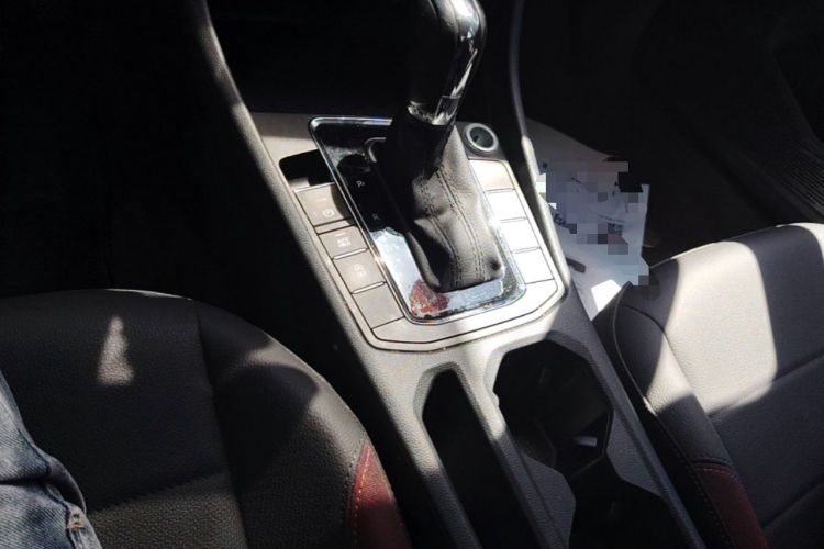 Used Volkswagen Bora 2020 1.5L Automatic Comfort Model Gear Lever