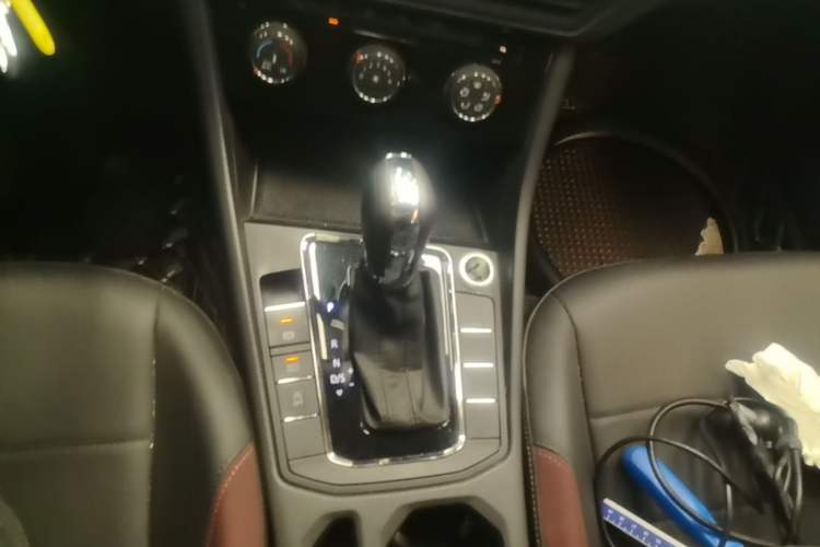 Used Volkswagen Bora 2020 1.5L Automatic Comfort Model Gear Lever