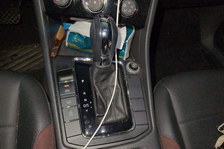 Used Volkswagen Bora 2020 1.5L Automatic Comfort Model Gear Lever