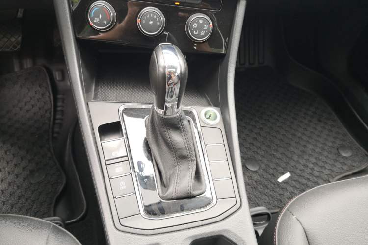 Used Volkswagen Bora 2020 1.5L Automatic Comfort Model Gear Lever