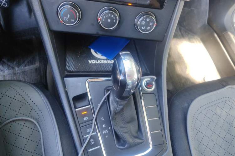 Used Volkswagen Bora 2020 1.5L Automatic Fashion Edition Gear Lever