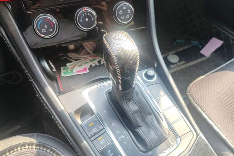 Used Volkswagen Bora 2020 1.5L Automatic Comfort Model Gear Lever