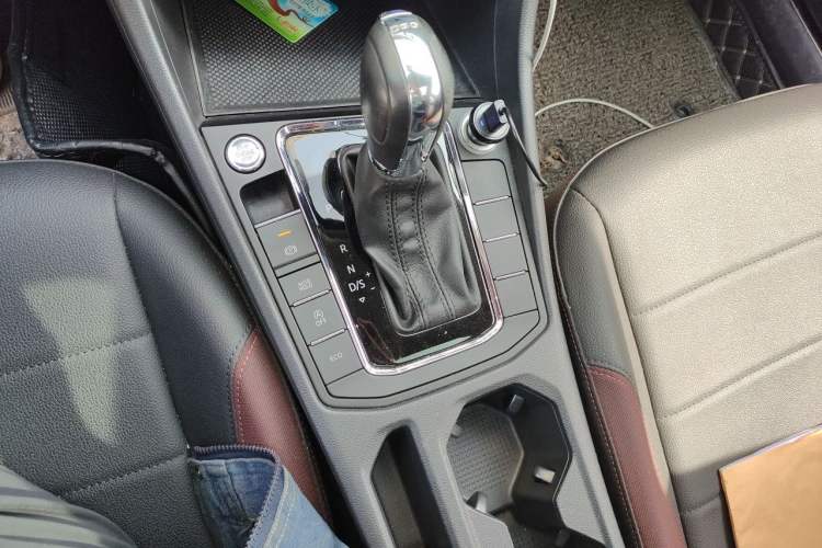 Used Volkswagen Bora 2020 280TSI DSG Elite Edition Gear Lever