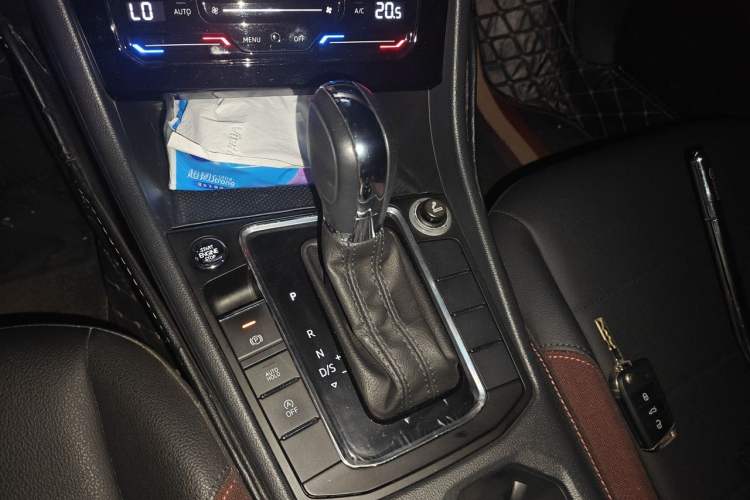 Used Volkswagen Bora 2020 1.5L Automatic Elite Version Gear Lever
