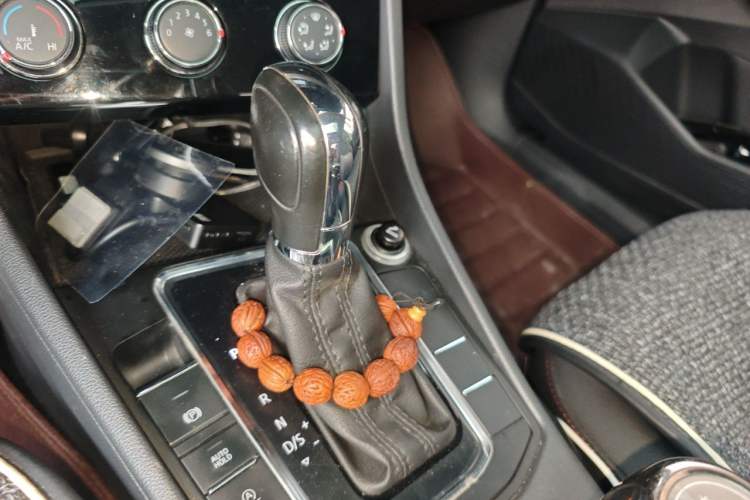 Used Volkswagen Bora 2020 1.5L Automatic Comfort Model Gear Lever