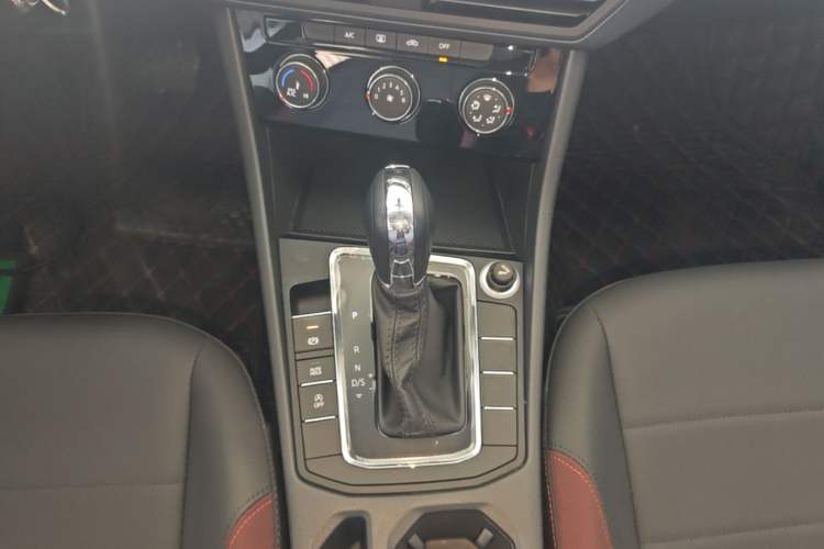 Used Volkswagen Bora 2020 1.5L Automatic Comfort Model Gear Lever