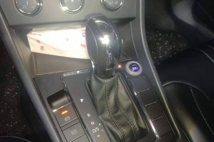 Used Volkswagen Bora 2020 1.5L Automatic Fashion Edition Gear Lever