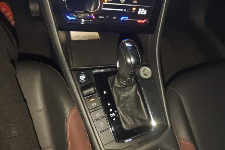Used Volkswagen Bora 2020 1.5L Automatic Elite Version Gear Lever
