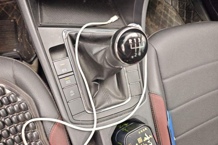 Used Volkswagen Bora 2020 1.5L Manual Comfort Version Gear Lever
