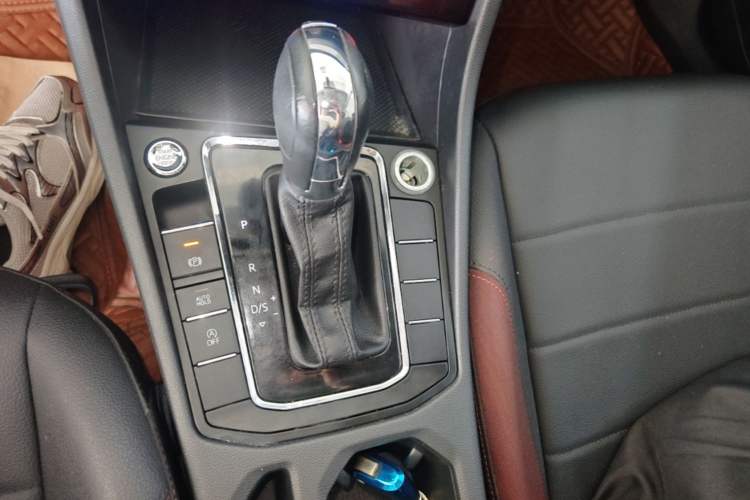 Used Volkswagen Bora 2020 1.5L Automatic Elite Version Gear Lever