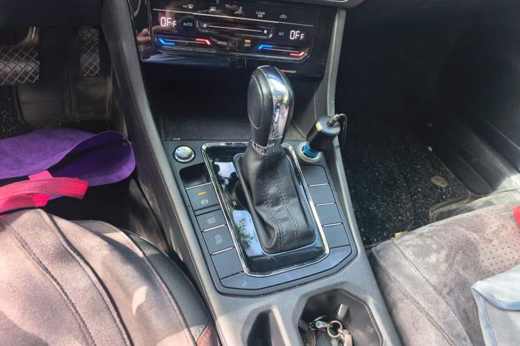 Used Volkswagen Bora 2020 1.5L Automatic Elite Version Gear Lever