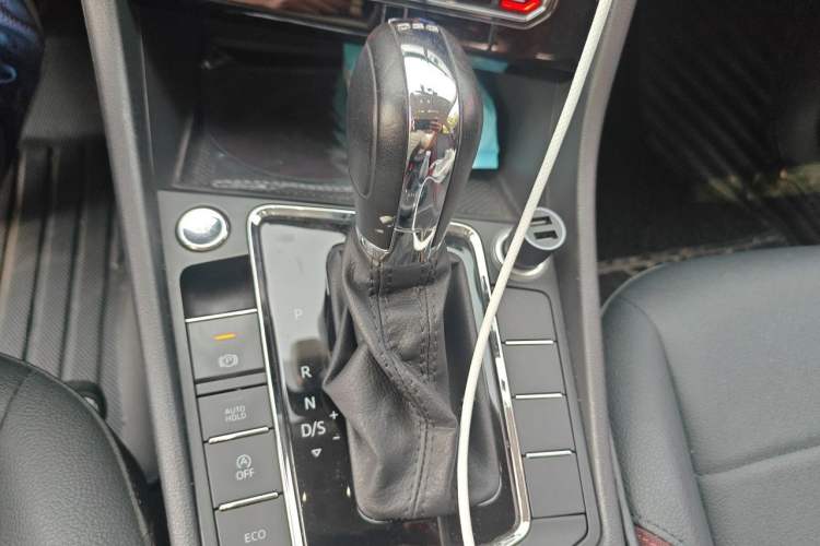 Used Volkswagen Bora 2020 280TSI DSG Elite Edition Gear Lever