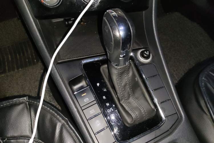Used Volkswagen Bora 2020 1.5L Automatic Comfort Model Gear Lever