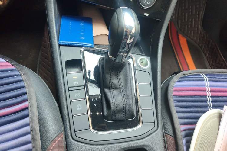 Used Volkswagen Bora 2020 1.5L Automatic Comfort Model Gear Lever