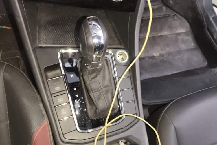 Used Volkswagen Bora 2020 1.5L Automatic Comfort Model Gear Lever