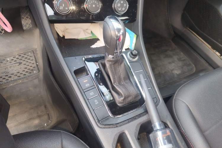 Used Volkswagen Bora 2020 1.5L Automatic Comfort Model Gear Lever