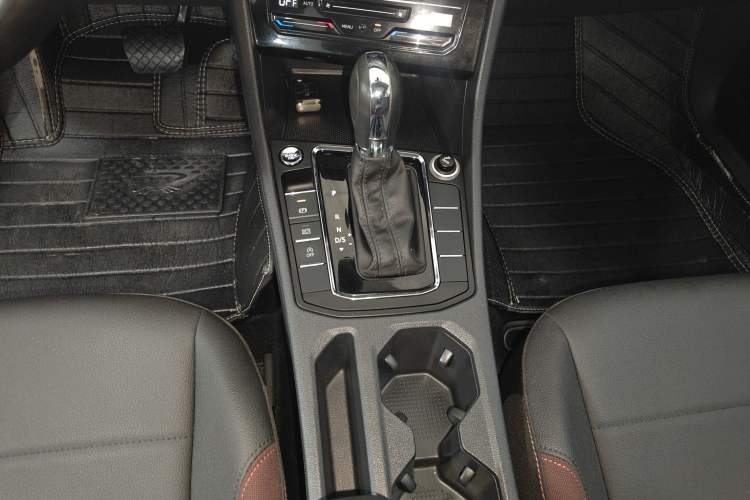 Used Volkswagen Bora 2020 1.5L Automatic Elite Version Gear Lever