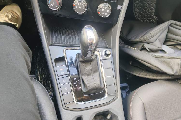 Used Volkswagen Bora 2020 1.5L Automatic Comfort Model Gear Lever