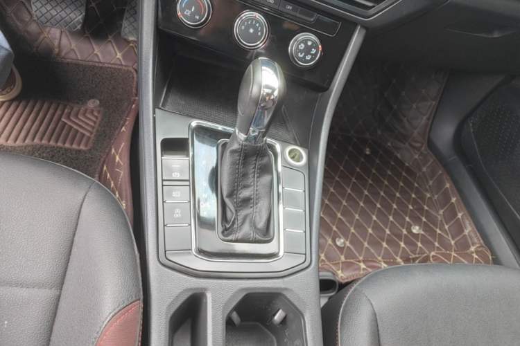 Used Volkswagen Bora 2020 1.5L Automatic Comfort Model Gear Lever
