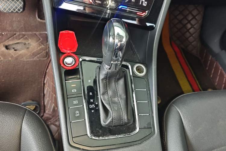 Used Volkswagen Bora 2020 1.5L Automatic Elite Version Gear Lever
