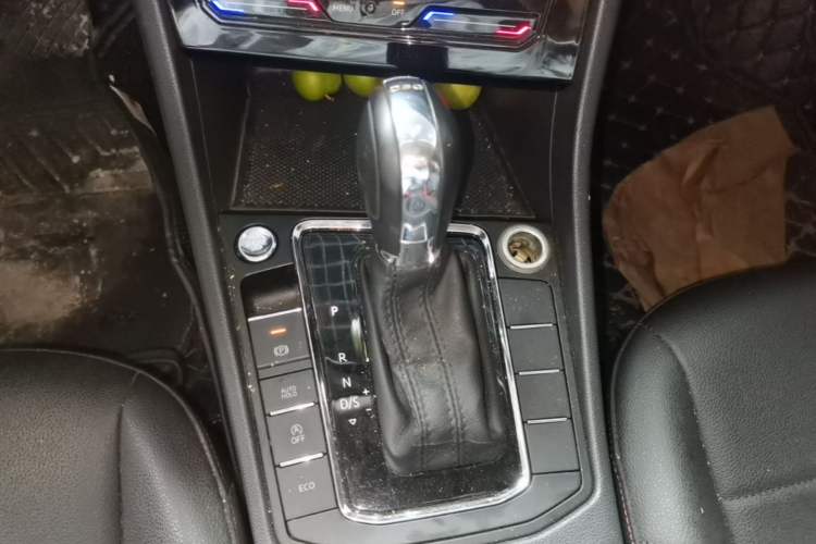 Used Volkswagen Bora 2020 280TSI DSG Elite Edition Gear Lever