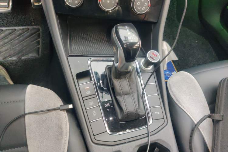 Used Volkswagen Bora 2020 1.5L Automatic Comfort Model Gear Lever
