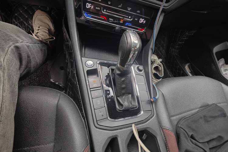 Used Volkswagen Bora 2020 280TSI DSG Elite Edition Gear Lever
