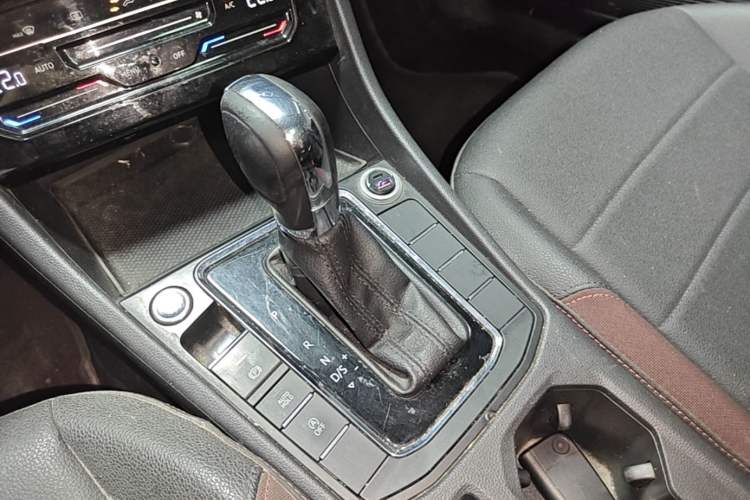Used Volkswagen Bora 2020 1.5L Automatic Elite Version Gear Lever