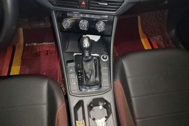 Used Volkswagen Bora 2020 1.5L Automatic Comfort Model Gear Lever