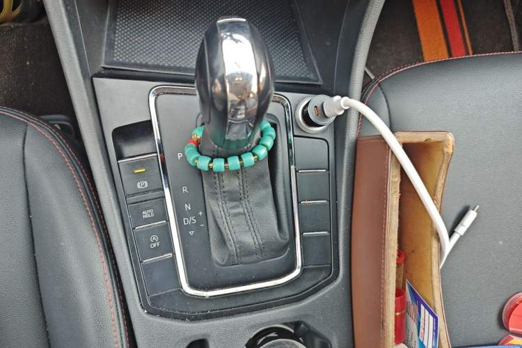 Used Volkswagen Bora 2020 1.5L Automatic Fashion Edition Gear Lever