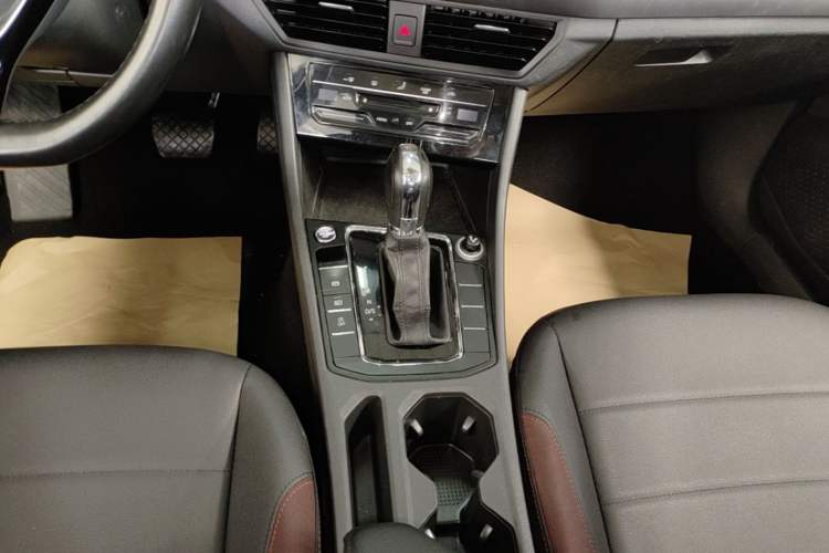 Used Volkswagen Bora 2020 1.5L Automatic Elite Version Gear Lever