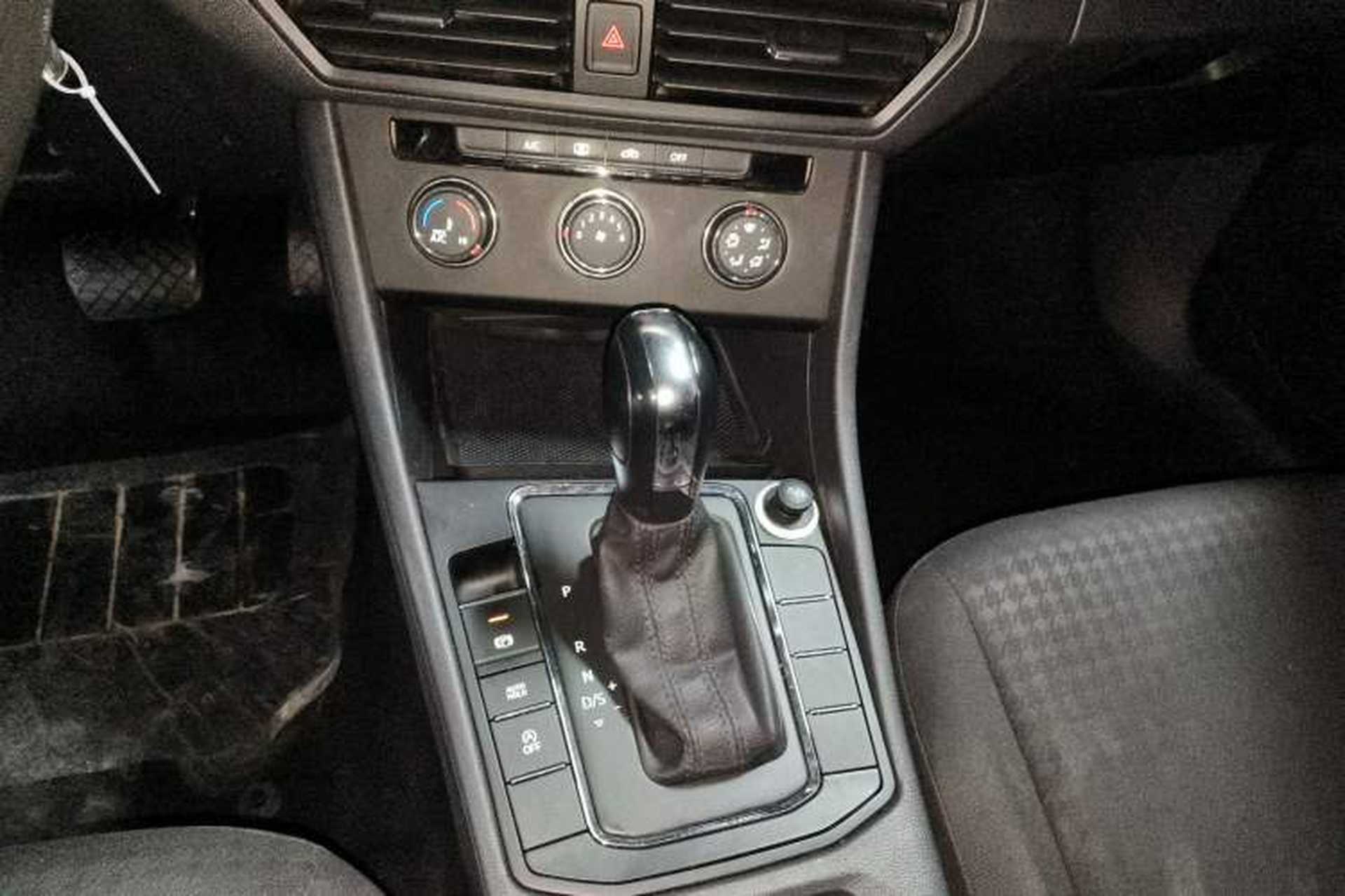 Used Volkswagen Bora 2020 1.5L Automatic Fashion Edition Gear Lever