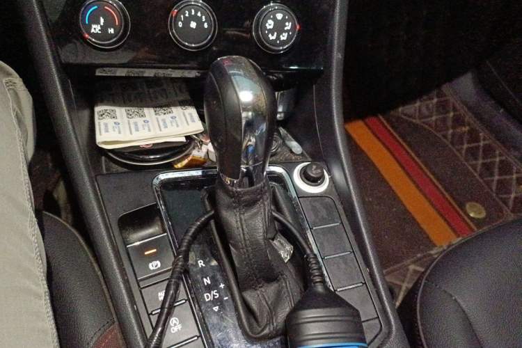 Used Volkswagen Bora 2020 1.5L Automatic Comfort Model Gear Lever