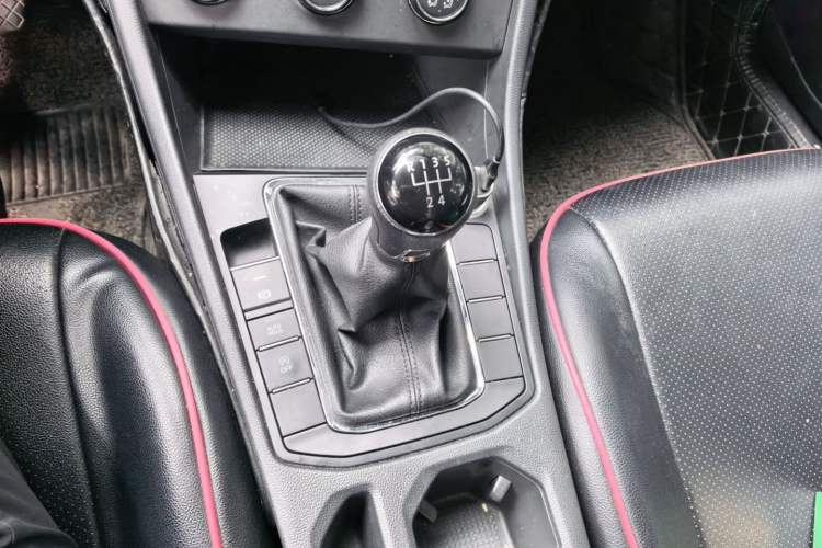 Used Volkswagen Bora 2020 1.5L Manual Fashion Edition Gear Lever