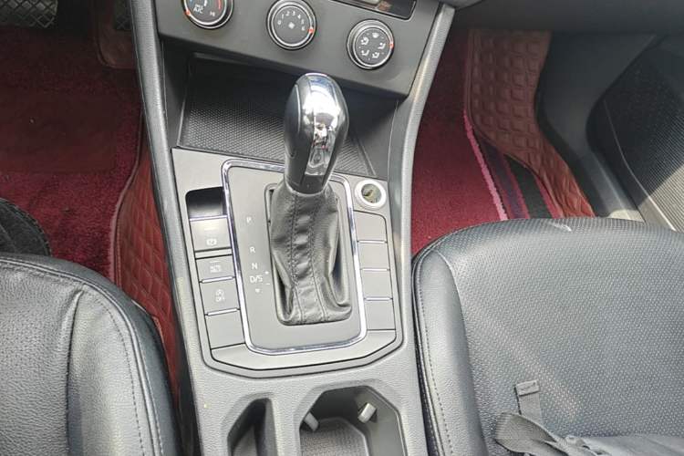 Used Volkswagen Bora 2020 1.5L Automatic Fashion Edition Gear Lever
