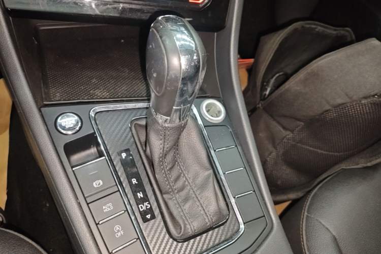 Used Volkswagen Bora 2020 1.5L Automatic Elite Version Gear Lever