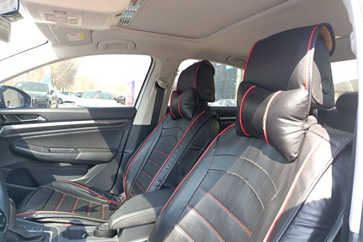 Used Volkswagen Bora 2020 1.5L Automatic Comfort Model Headliner