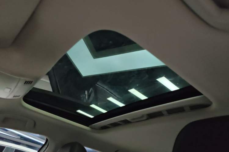 Used Volkswagen Bora 2020 1.5L Automatic Elite Version Headliner