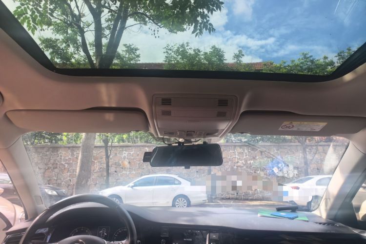 Used Volkswagen Bora 2020 1.5L Automatic Elite Version Headliner